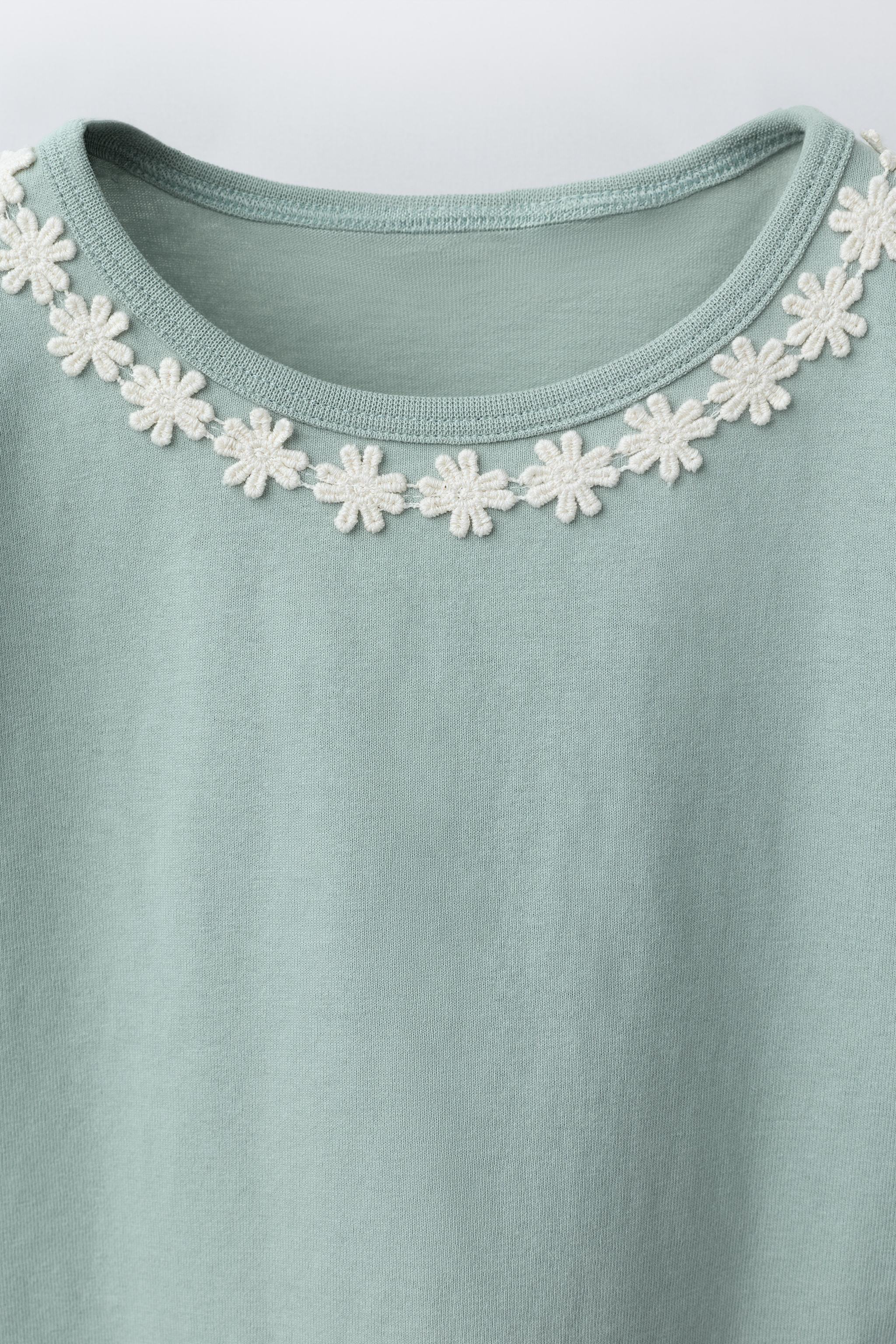 DAISY LACE T-SHIRT